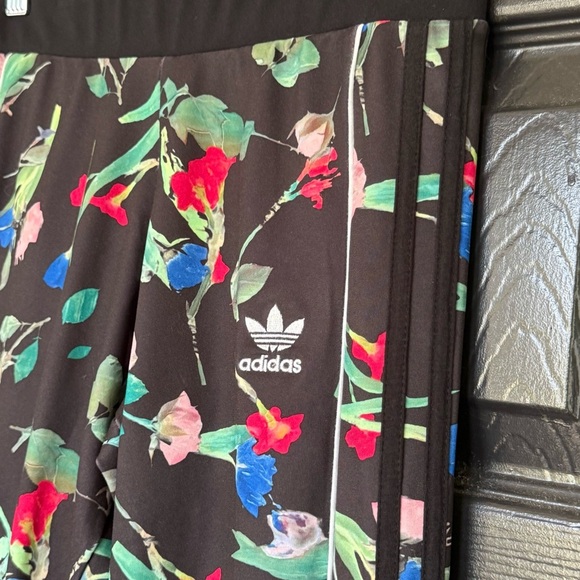 Adidas Triple Stripe Floral Leggings Small - Picture 5 of 12
